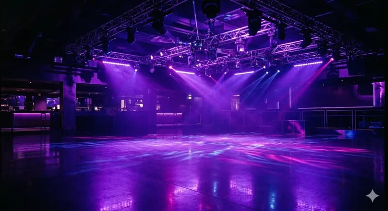 Pista de dança do Iate Ben com iluminação roxa atmosférica